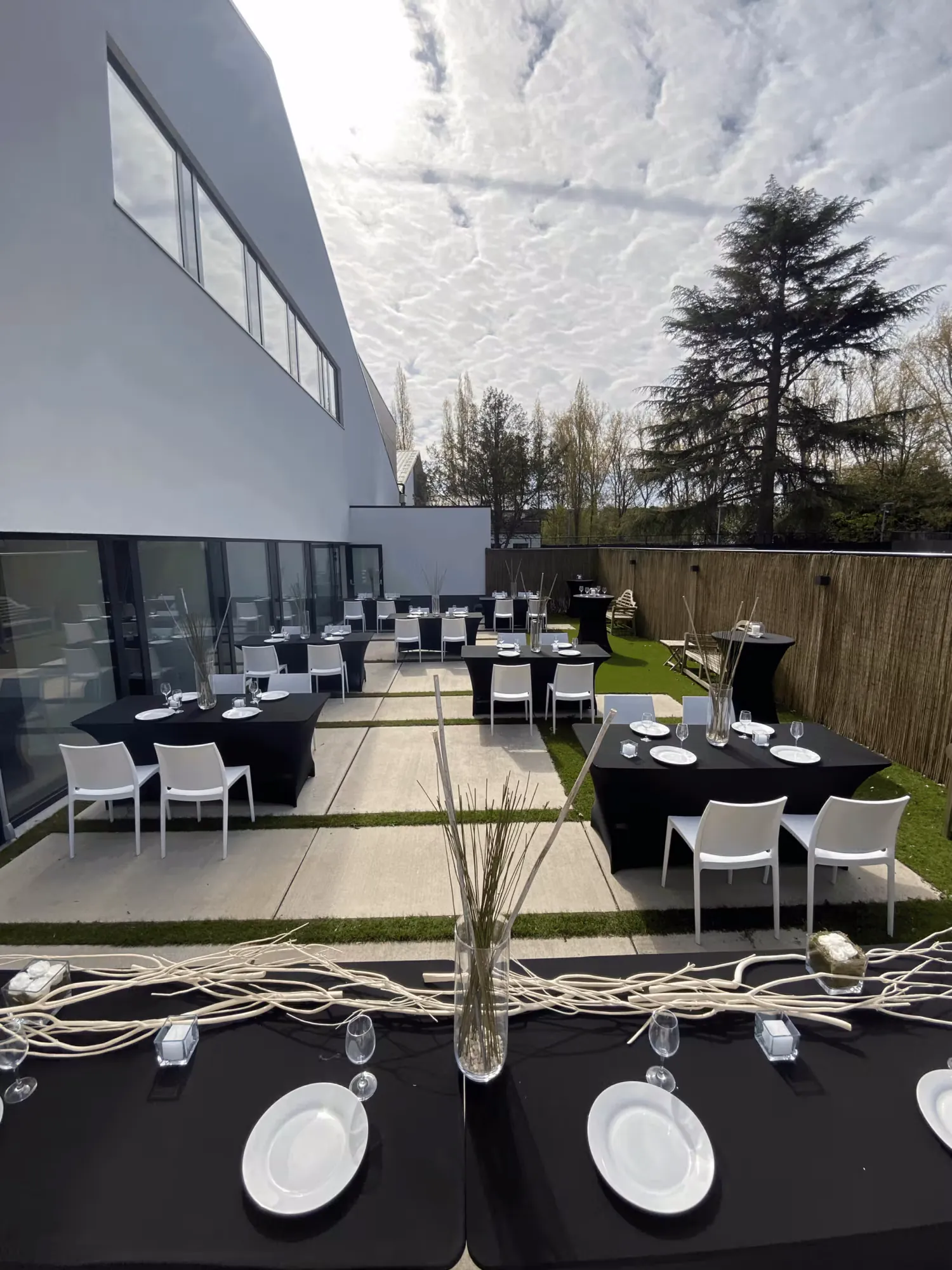 Terras tijdens een familiefeest bij Blauwe Regen