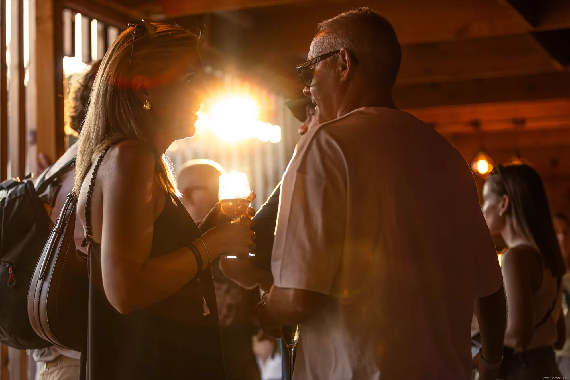 Feestsfeer tijdens een personeelsfeest bij Blauwe Regen